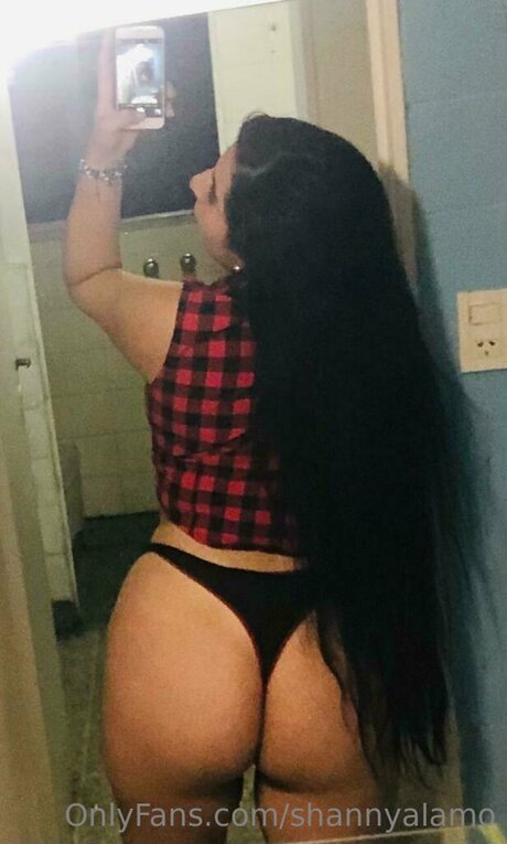 Nagie wyciekłe zdjęcie OnlyFans od Shannyalamo