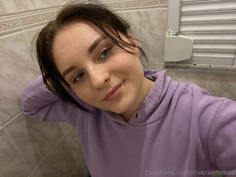 Nacktes geleaktes OnlyFans-Foto von Riveraemmaa