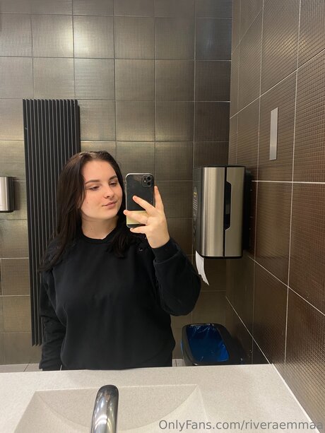 Riveraemmaa  nude leaked OnlyFans photo