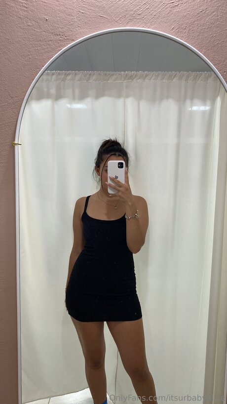 Обнаженная фотография утечки OnlyFans от Itsurbabyalice