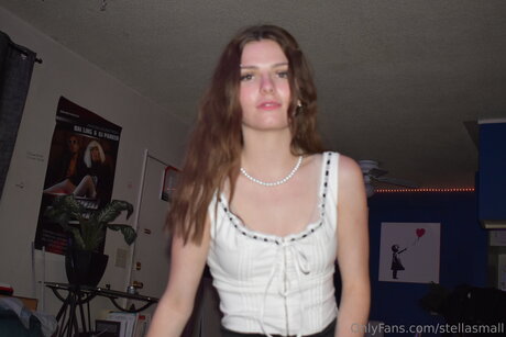 Nøgent lækket OnlyFans-billede af Ho11ywoodgirl