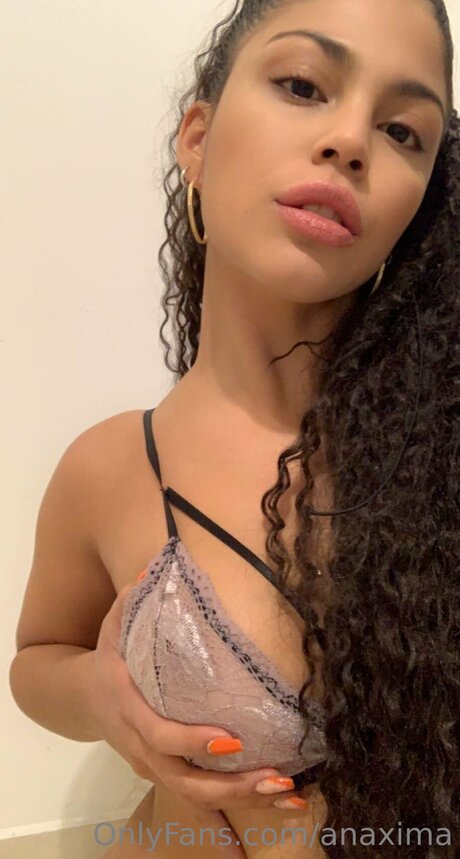Обнаженная фотография утечки OnlyFans от Anaxima