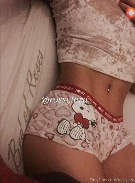 Alaston vuotanut OnlyFans-kuva Rossylara