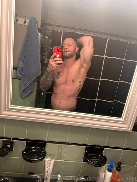 Naken läckt OnlyFans-bild av U341153699