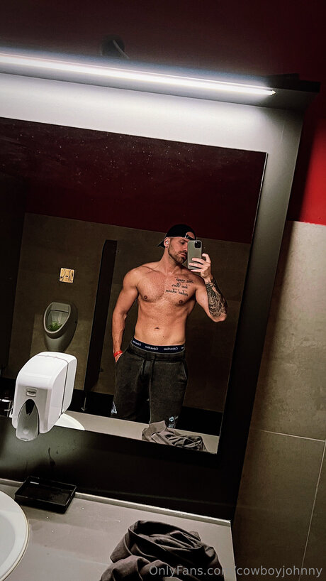 Naken läckt OnlyFans-bild av Cowboyjohnny