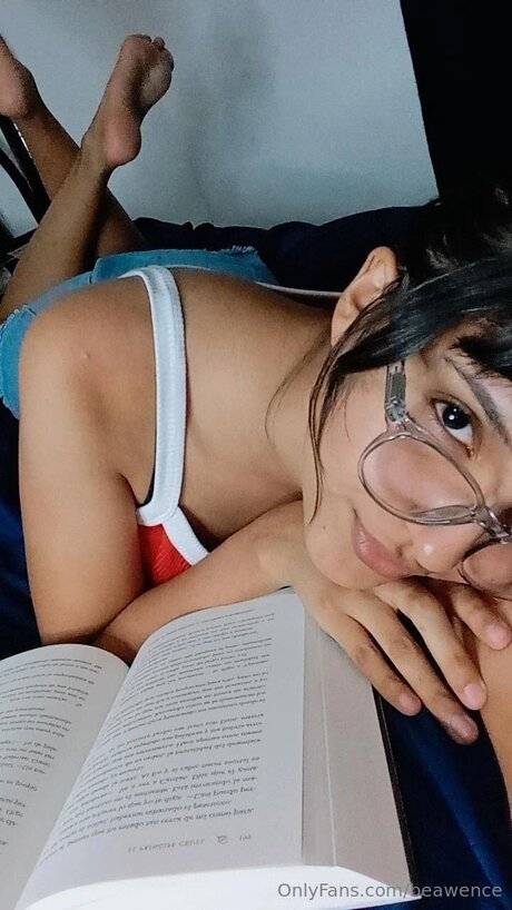 Naken läckt OnlyFans-bild av Beawence