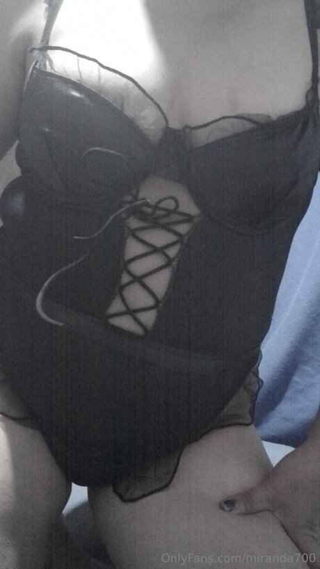Naakte gelekte OnlyFans-foto van Miranda700