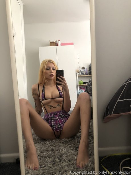 Naken lekkede OnlyFans-bilde av Cyberscarr