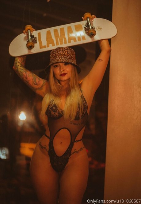Nacktes geleaktes OnlyFans-Foto von Violeta Ink