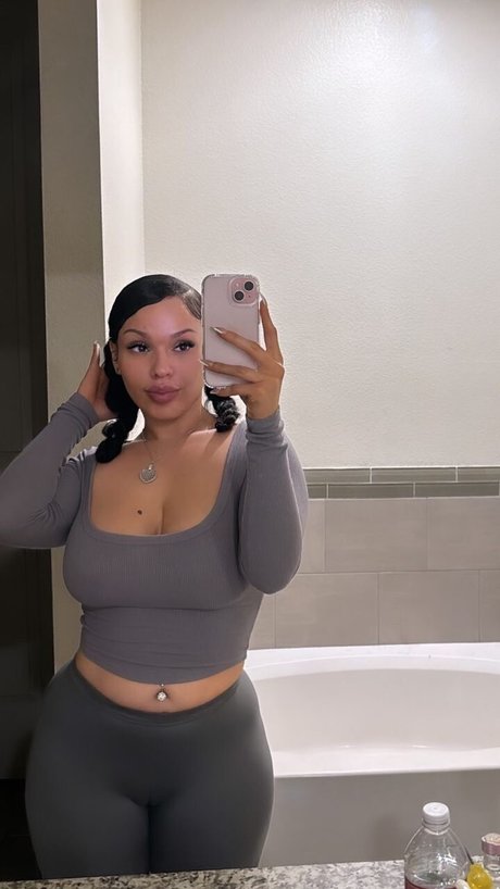 Naken lekkede OnlyFans-bilde av Damndashaa