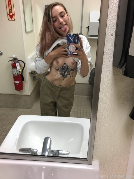 Photo nue de fuite OnlyFans de Lil Hipppie