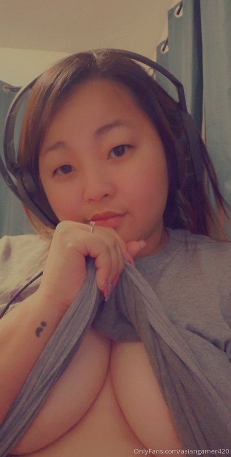 Alaston vuotanut OnlyFans-kuva Creamy Asian Fantasy