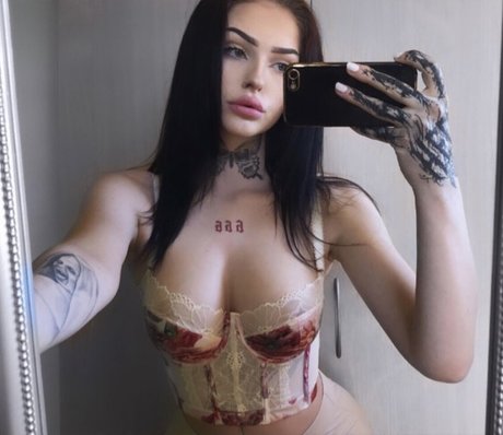 Foto desnuda filtrada de OnlyFans de Lucie Brousilova