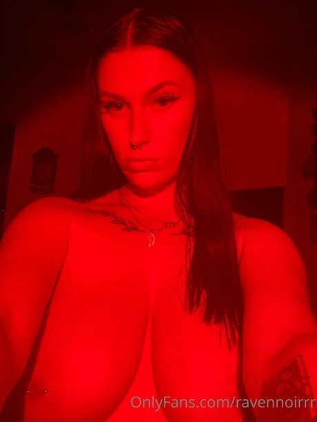 Foto nua vazada do OnlyFans de Ravennoirrr