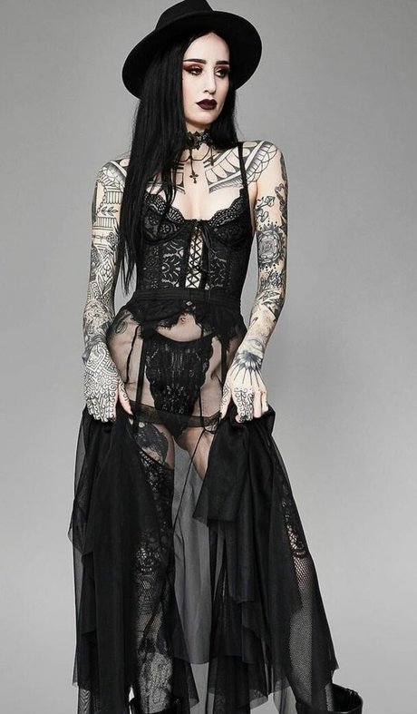 Emma Vauxdevil