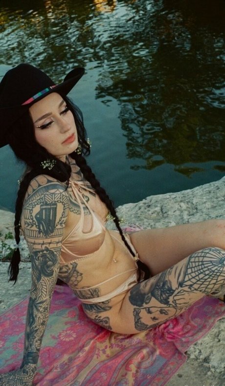 Emma Vauxdevil