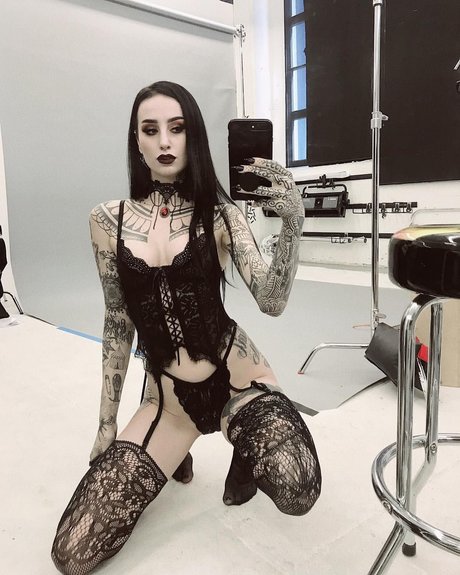 Emma Vauxdevil