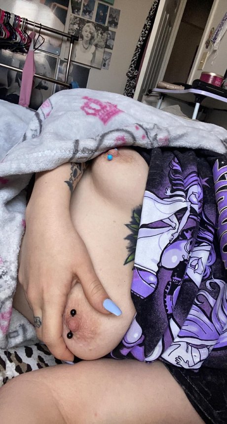 Nahá fotka uniklých OnlyFans od Serenity Smith