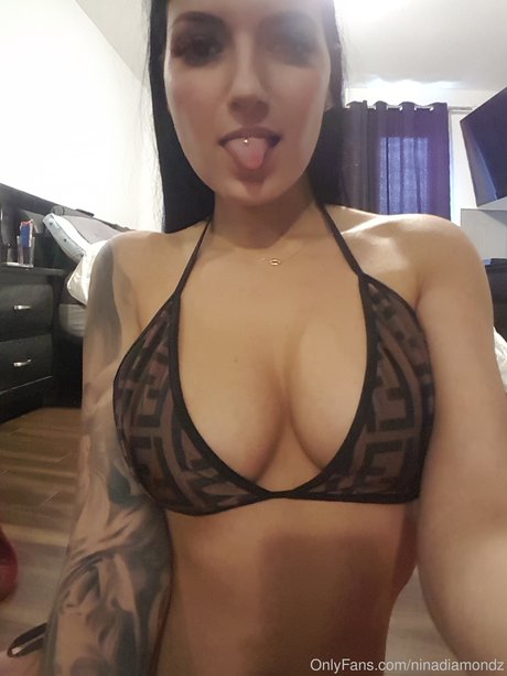 Foto desnuda filtrada de OnlyFans de Nina Diamondz
