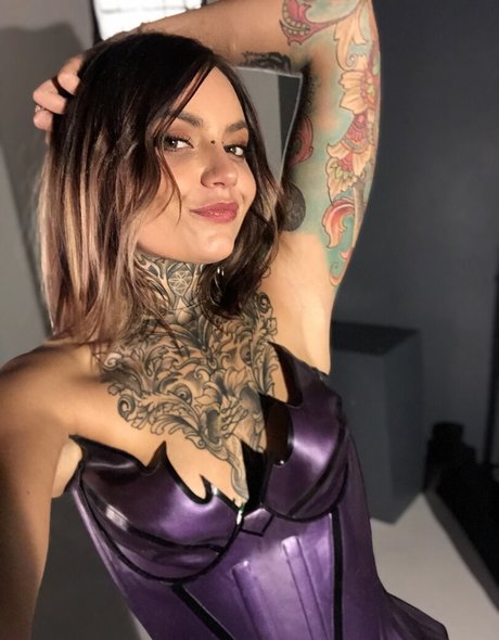 Nikky French OnlyFans 유출 누드 사진