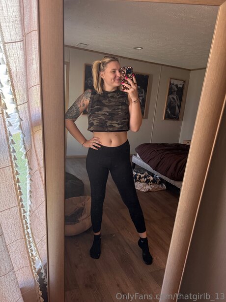 Photo nue de fuite OnlyFans de Thatgirlb 13