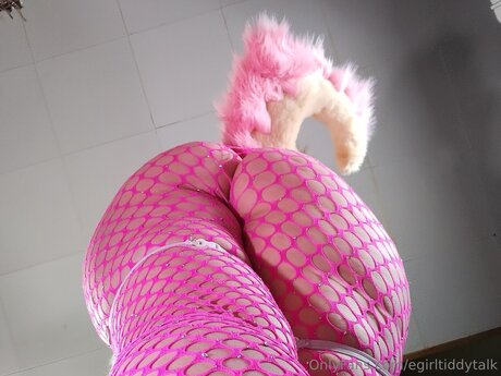 Naakte gelekte OnlyFans-foto van Egirltiddytalk