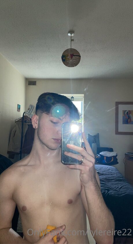 Naken läckt OnlyFans-bild av Tylereire22