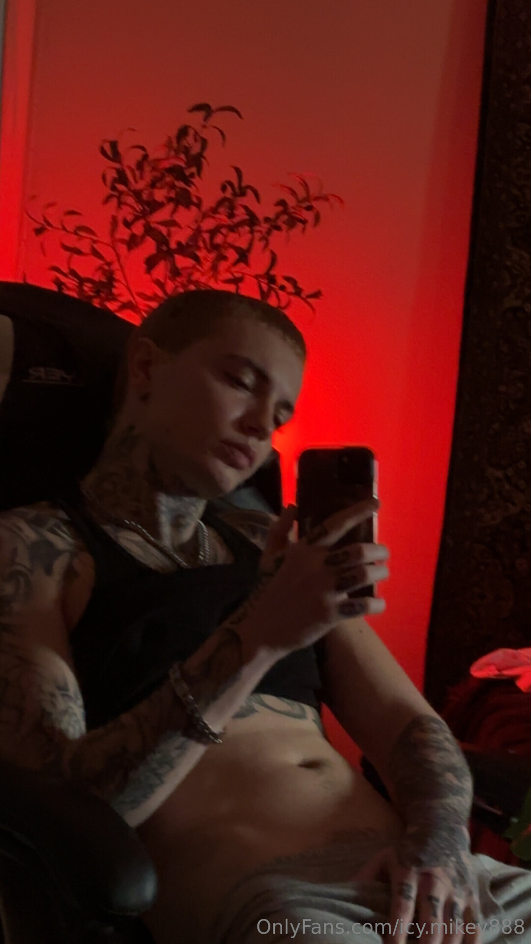 Naken läckt OnlyFans-bild av Icy Mikey888 #74