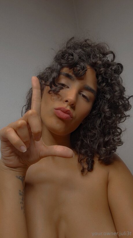Alaston vuotanut OnlyFans-kuva Your Owner Juli3t