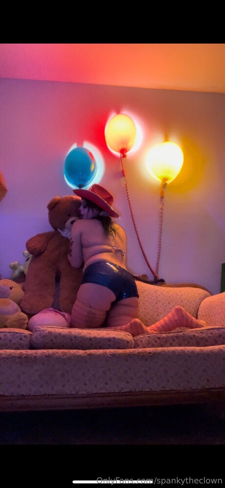 Nahá fotka uniklých OnlyFans od Spankytheclown