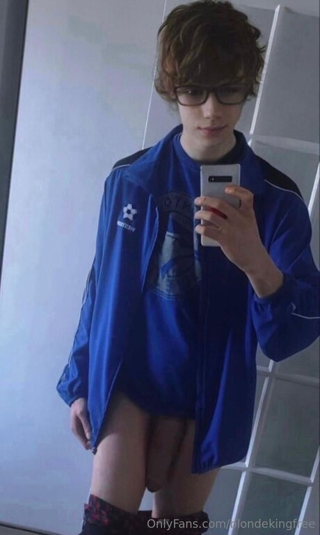 Nacktes geleaktes OnlyFans-Foto von Blondekingfree