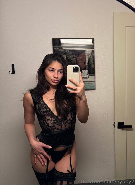 Alasti lekkinud OnlyFans-i pilt Nybby2