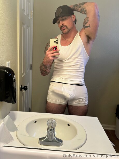 Обнаженная фотография утечки OnlyFans от Atlasgaines
