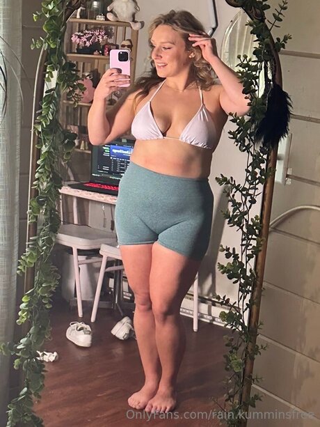 Photo nue de fuite OnlyFans de Rain Kumminsfree