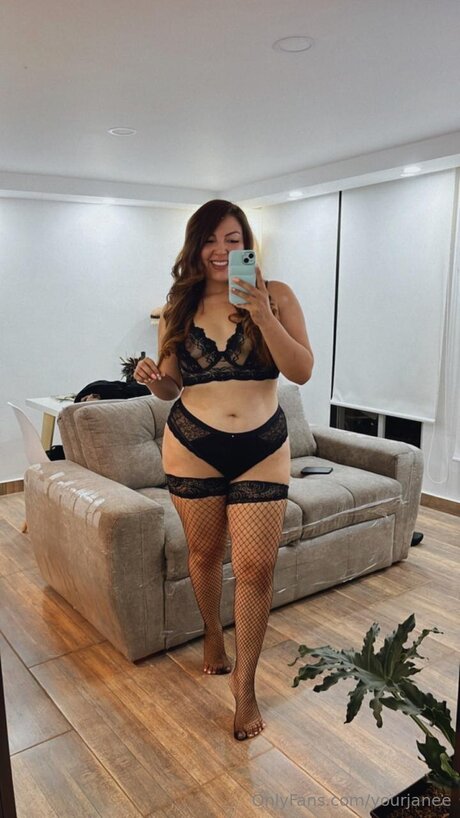 Nøgent lækket OnlyFans-billede af Yourjanee