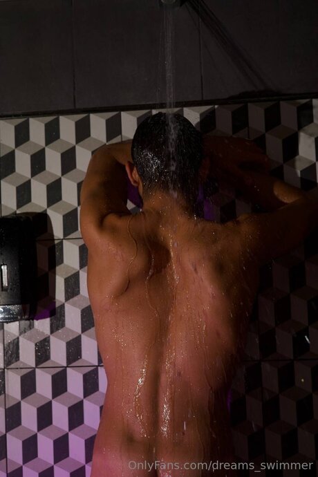 Обнаженная фотография утечки OnlyFans от Dreams Swimmer