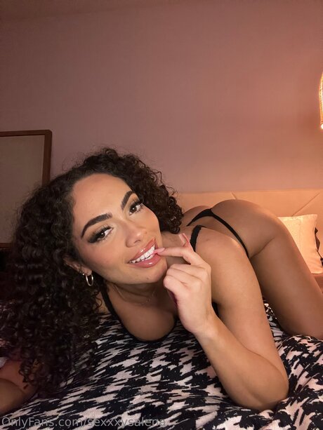 Naken läckt OnlyFans-bild av Sexxxyyselena