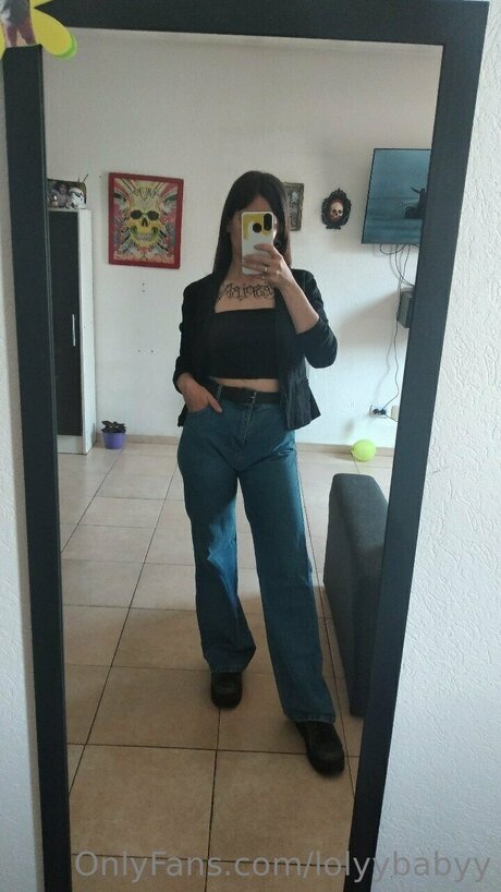 Naakte gelekte OnlyFans-foto van Lolyybabyy