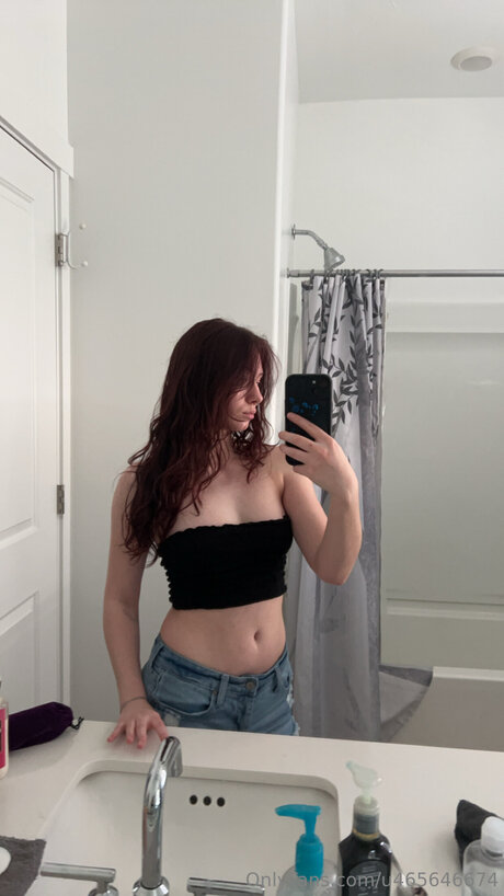Naken läckt OnlyFans-bild av U465646674