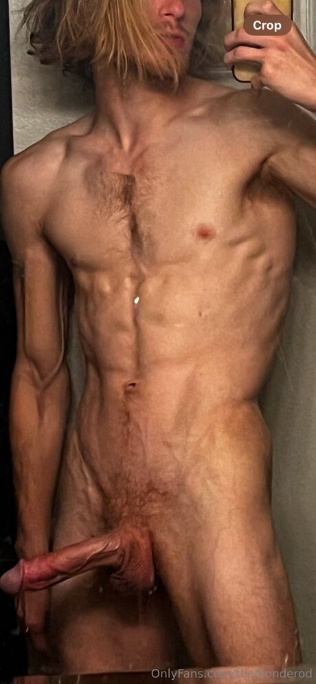 Naken lekkede OnlyFans-bilde av Theblonderod