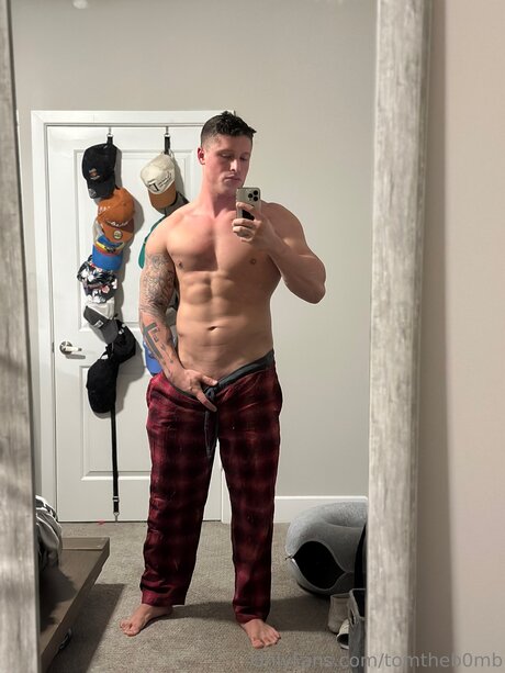 Alaston vuotanut OnlyFans-kuva Tomtheb0mb