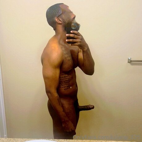 Julianp 225 OnlyFans泄露裸照