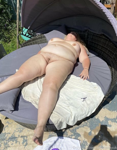 Adelesexyuk