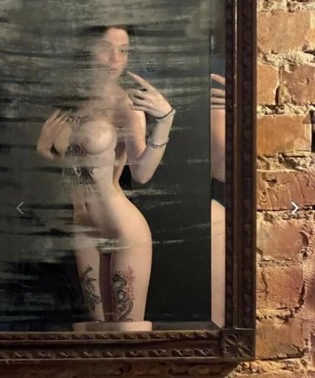 Обнаженная фотография утечки OnlyFans от Holynekk