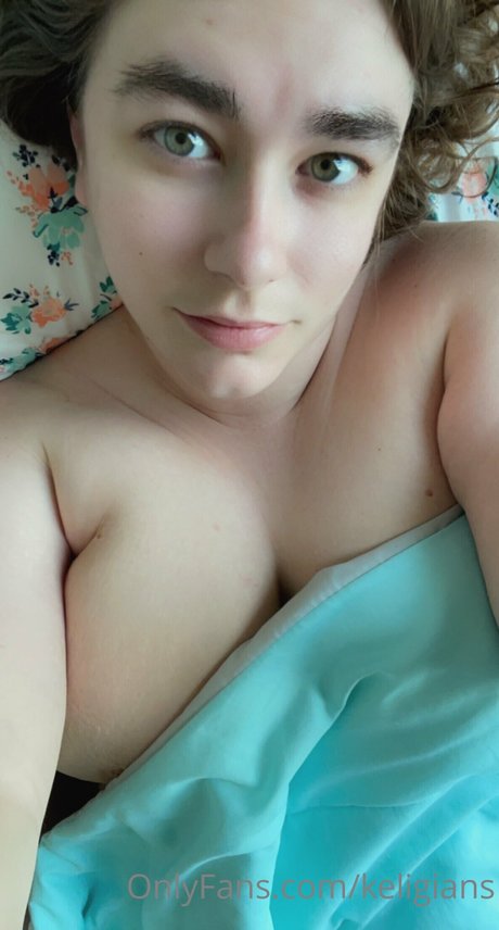 Foto nua vazada do OnlyFans de Keligian