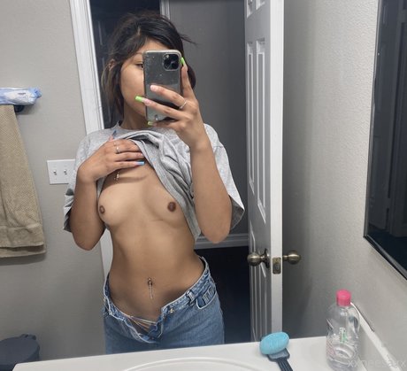 Foto di nudo di fuga di OnlyFans di Bbydang