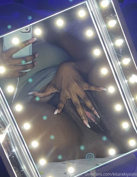Nahá fotka uniklých OnlyFans od Kitara Kiyoshi