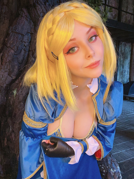 Helly Valentine