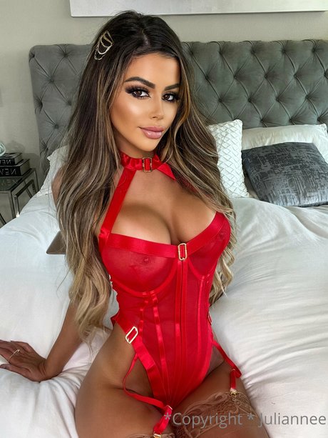 Alasti lekkinud OnlyFans-i pilt Juliannee
