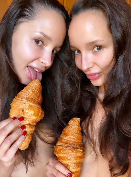 Adelalinka Twins